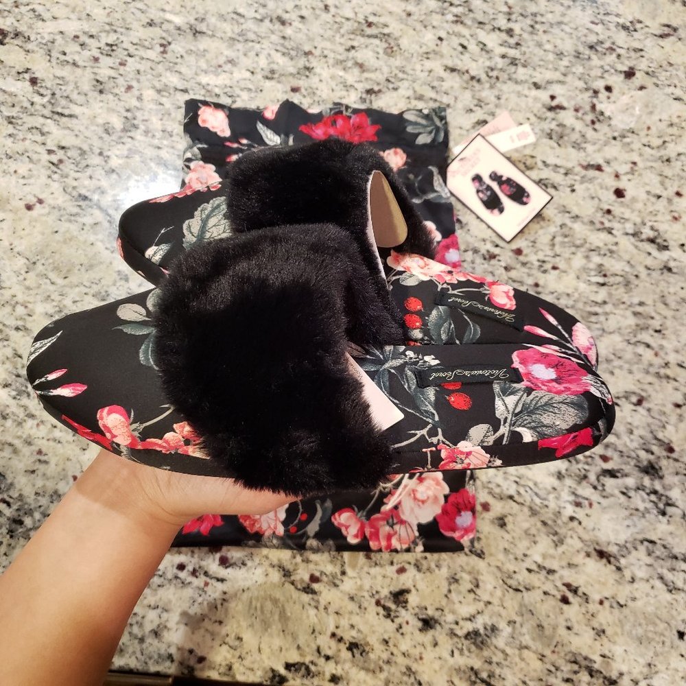 NEW Victoria's Secret Silk Slippers w/Faux Fur - Picture 4 of 4